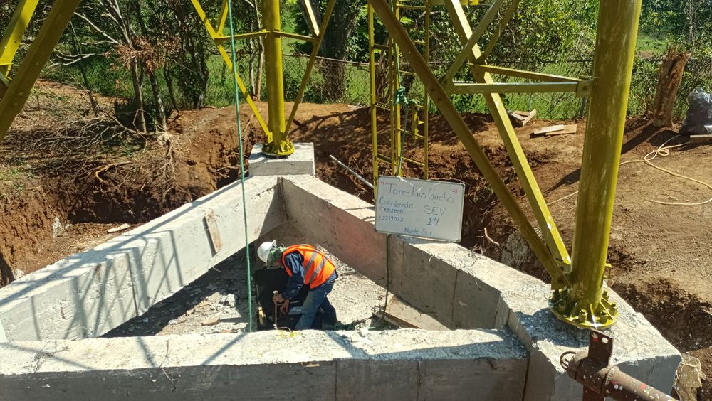 Medición de resistividad en cimentación de torre